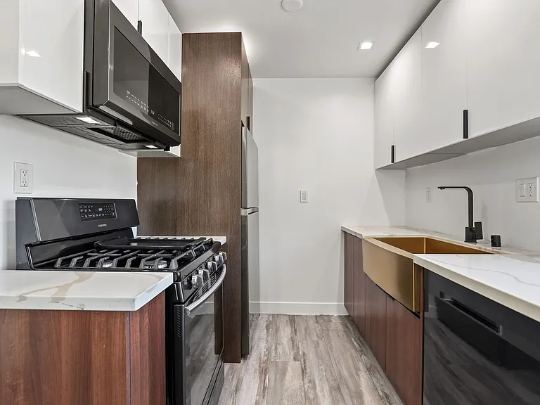 2814 Sichel Street Apartments — Photo 26