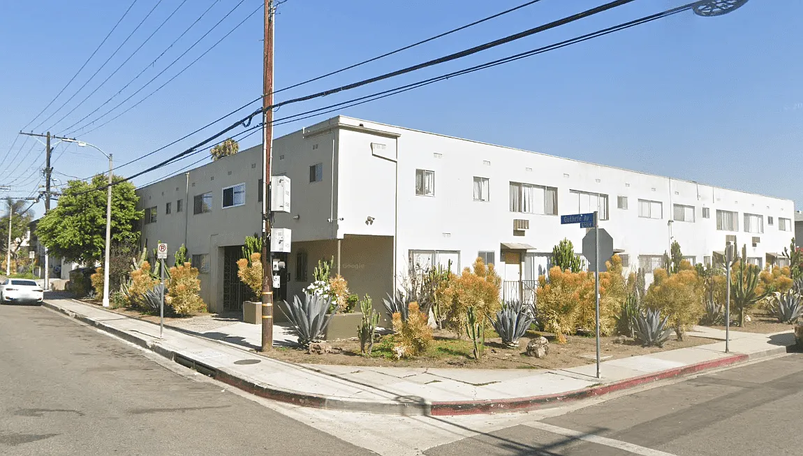 8751 W. Guthrie Ave. — Photo 1
