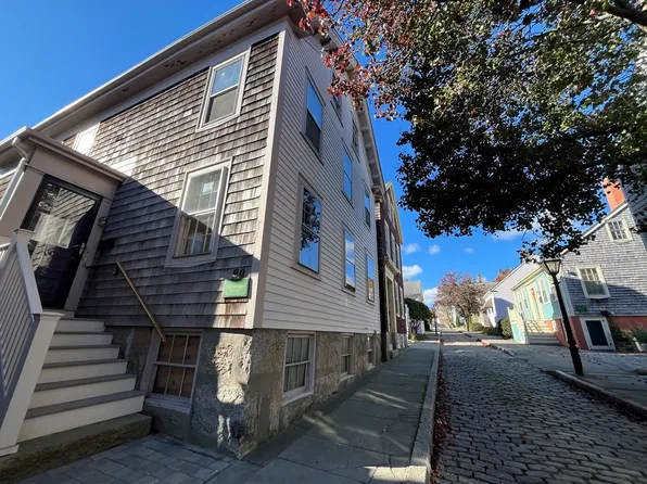 60 Mechanics Ln, New Bedford, MA 02740