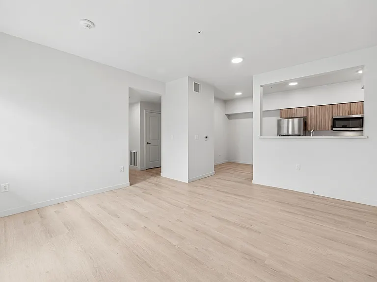 Cascade Creek Apartments — Photo 10