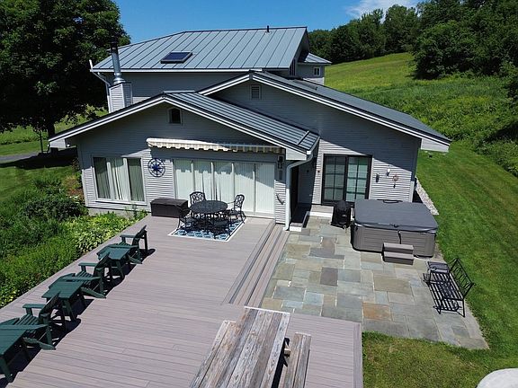 3rd image of 4033 East Warren Road