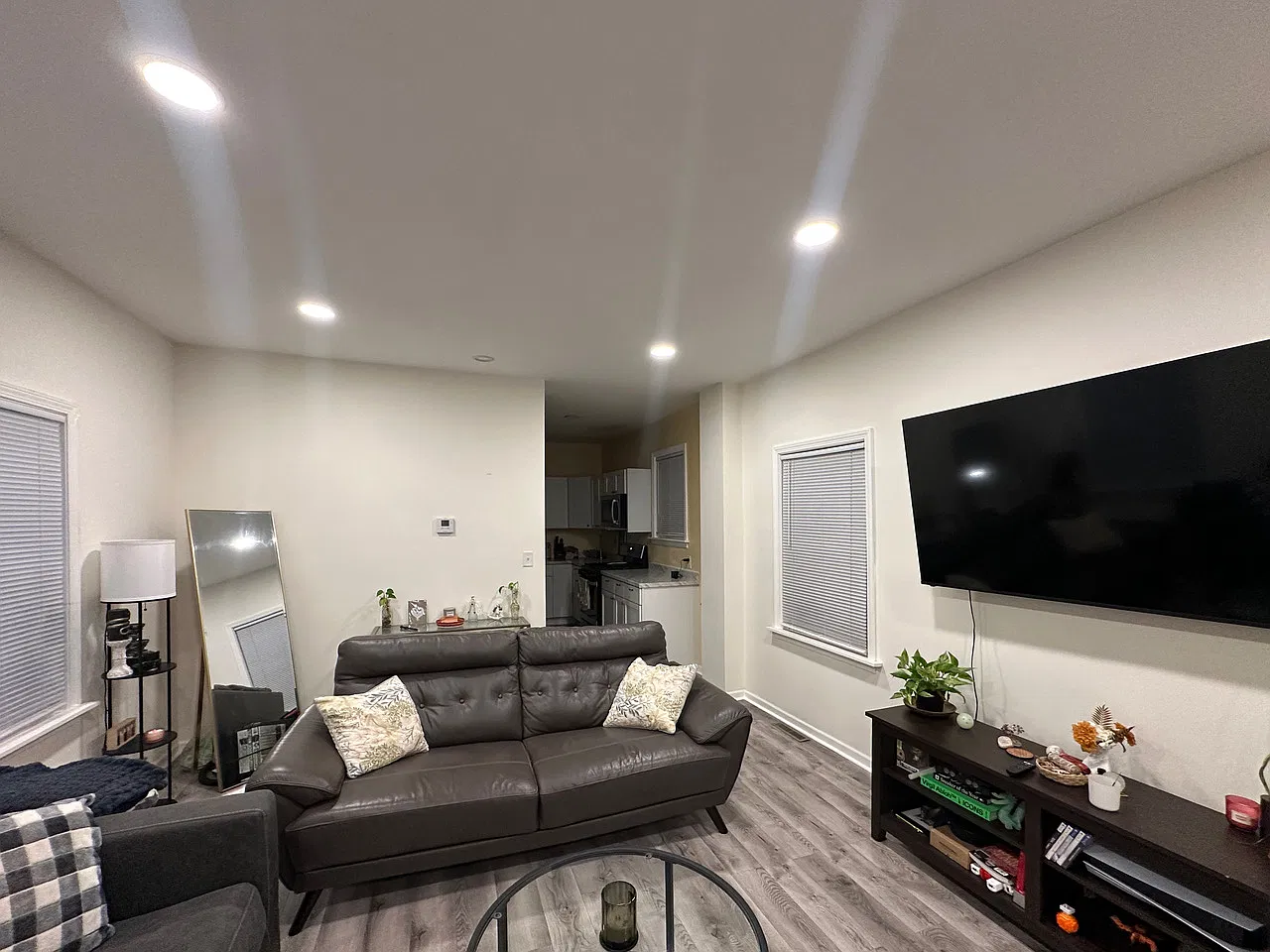 1 bed, 738 sqft, $1,650 — Photo 3
