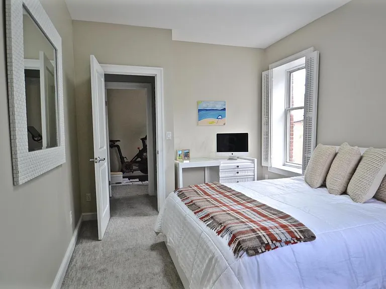 258 Jackson St — Photo 35