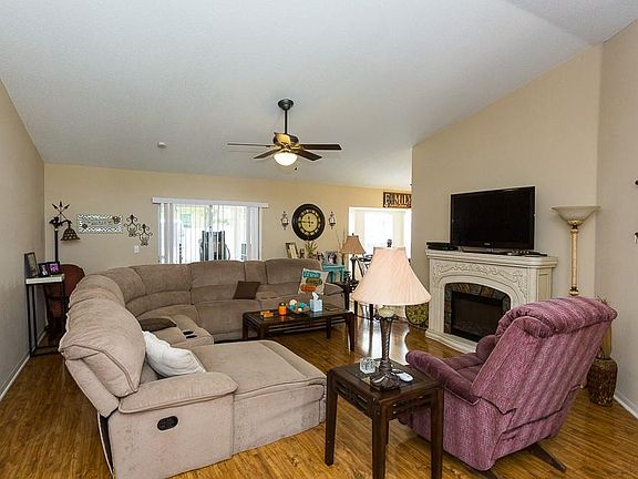 2nd image of 1430 Meadows Pond Dr