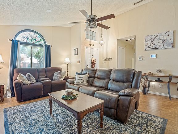 4th image of 2910 Spinner Ln