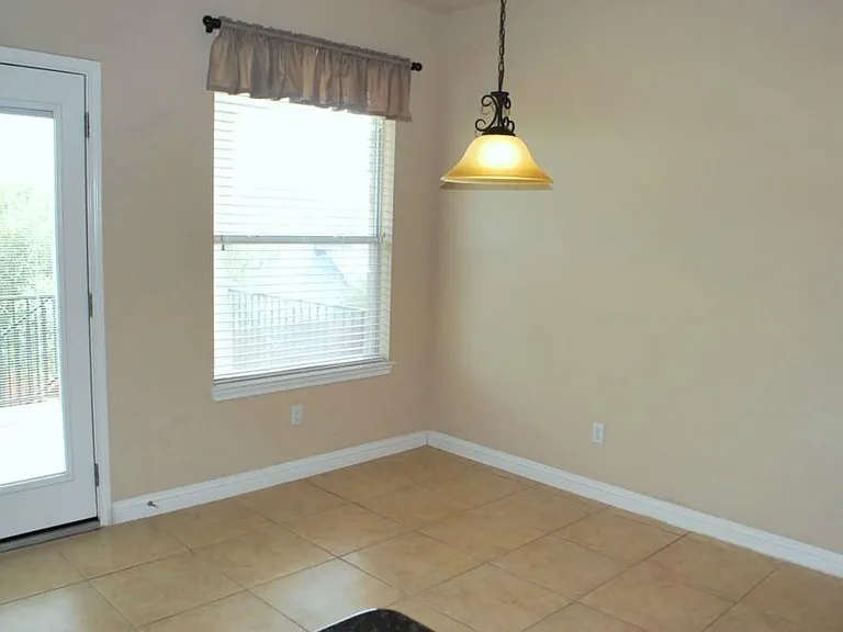 1002 Sedalia St — Photo 8
