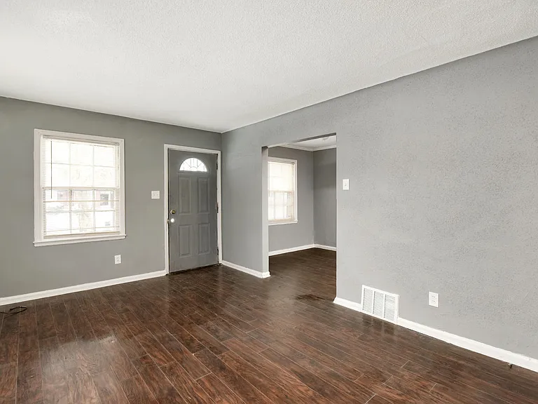 10434 Merlin St — Photo 2