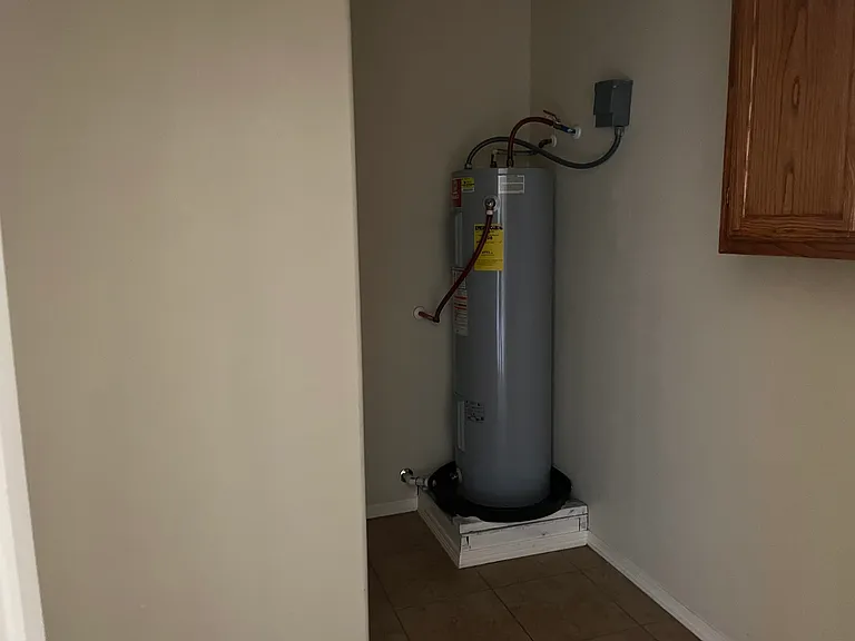 R & N PROPERTIES LLC — Photo 35