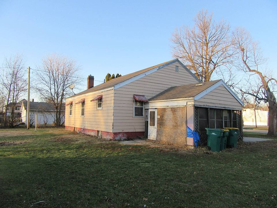 1st image of 2046 Grand Ave
