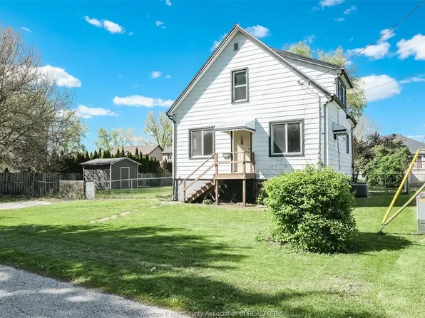 1040 Pope St, Lasalle, ON N9J 3E4