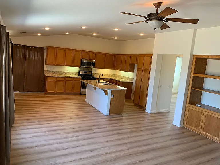 102 Goldenrod Ave — Photo 16