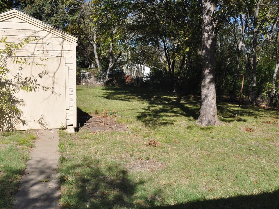 2nd image of 1715 Garza Ave