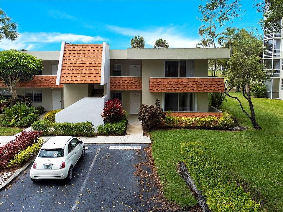 1st image of 901 Cypress Terrace #201