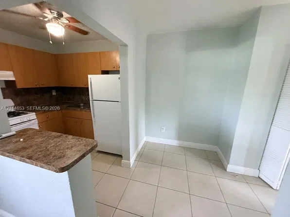 350 E 21st St APT 209, Hialeah, FL 33010