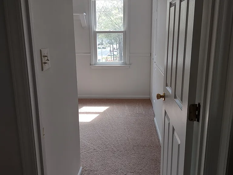 This photo has not been altered in any way: no edits or filters have been applied to try to deceive the viewer by having the room appear larger or brighter than it actually is.