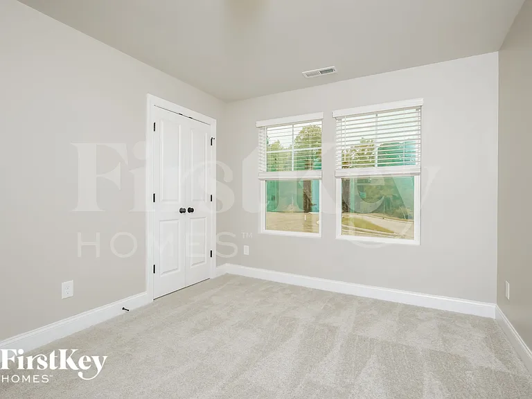 744 Lightrail Dr — Photo 14