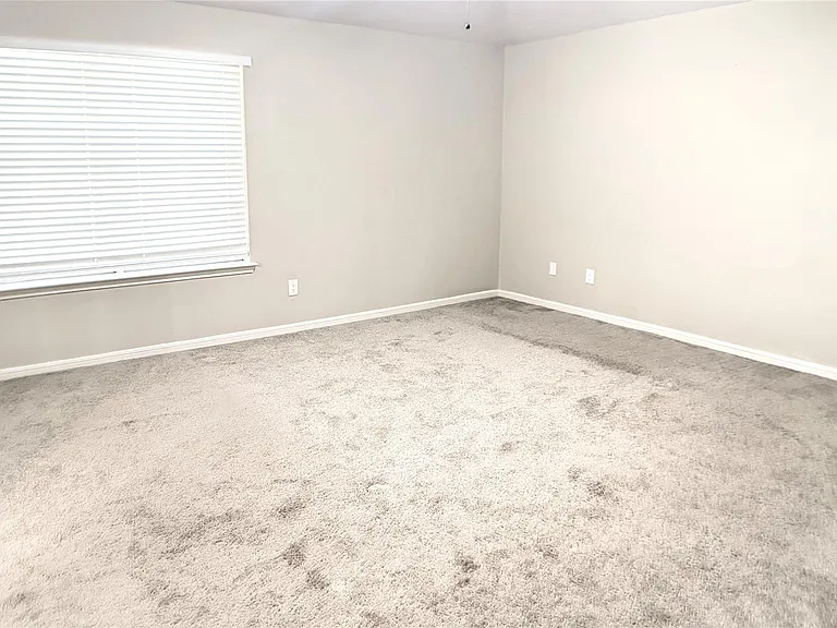 17743 Seven Pines Dr — Photo 14