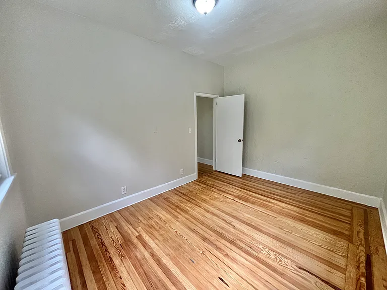 Lester Pl — Photo 7