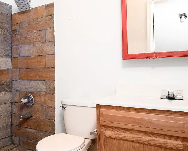 541 W Melrose Dr — Photo 10