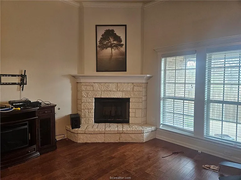 1208 Brunswick Ct — Photo 4