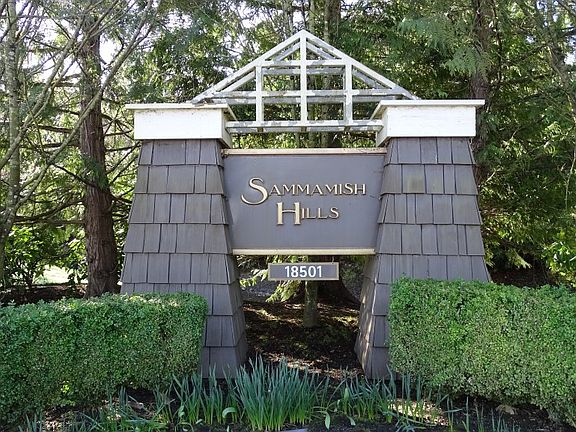 2nd image of 18501 SE Newport Way Unit F-124