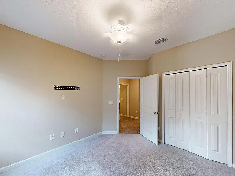 3965 Cloverdale Ct — Photo 5