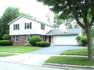 N94W6767 Fieldcrest St, Cedarburg, WI 53012