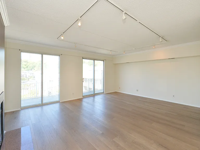 1077 River Rd #Penthouse 6 — Photo 8