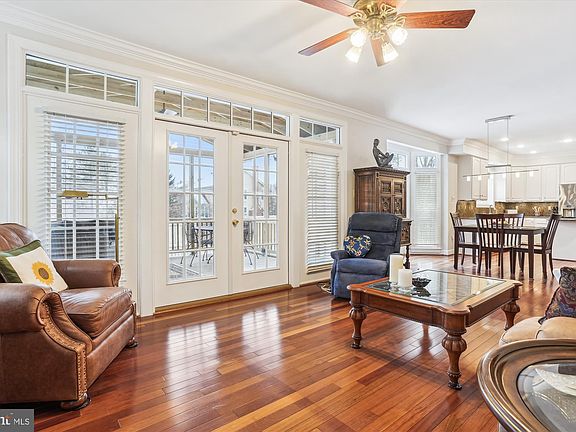 4th image of 13018 Henson Ct