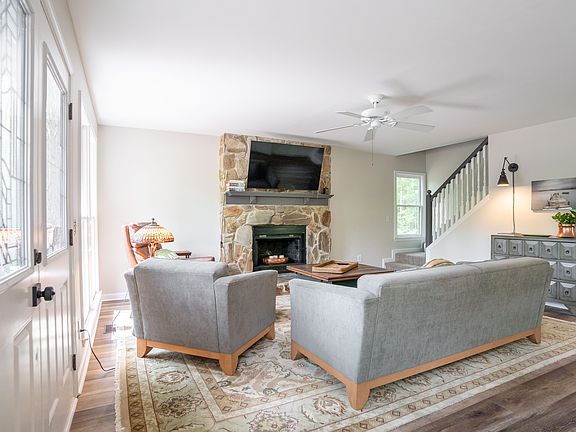 3rd image of 116 Lake Forest Dr