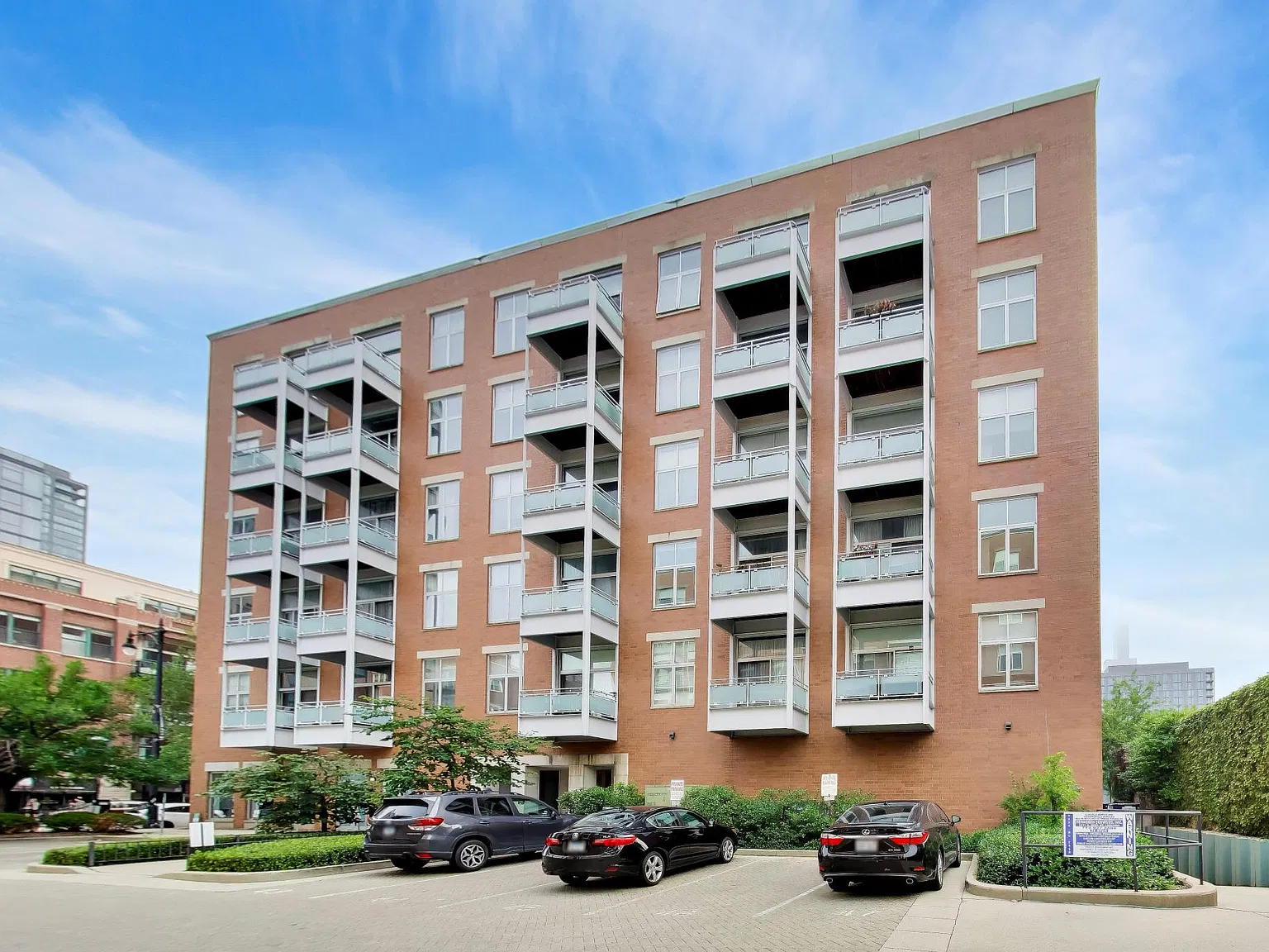 3 bed, 1823 sqft, $7,100 — Photo 2