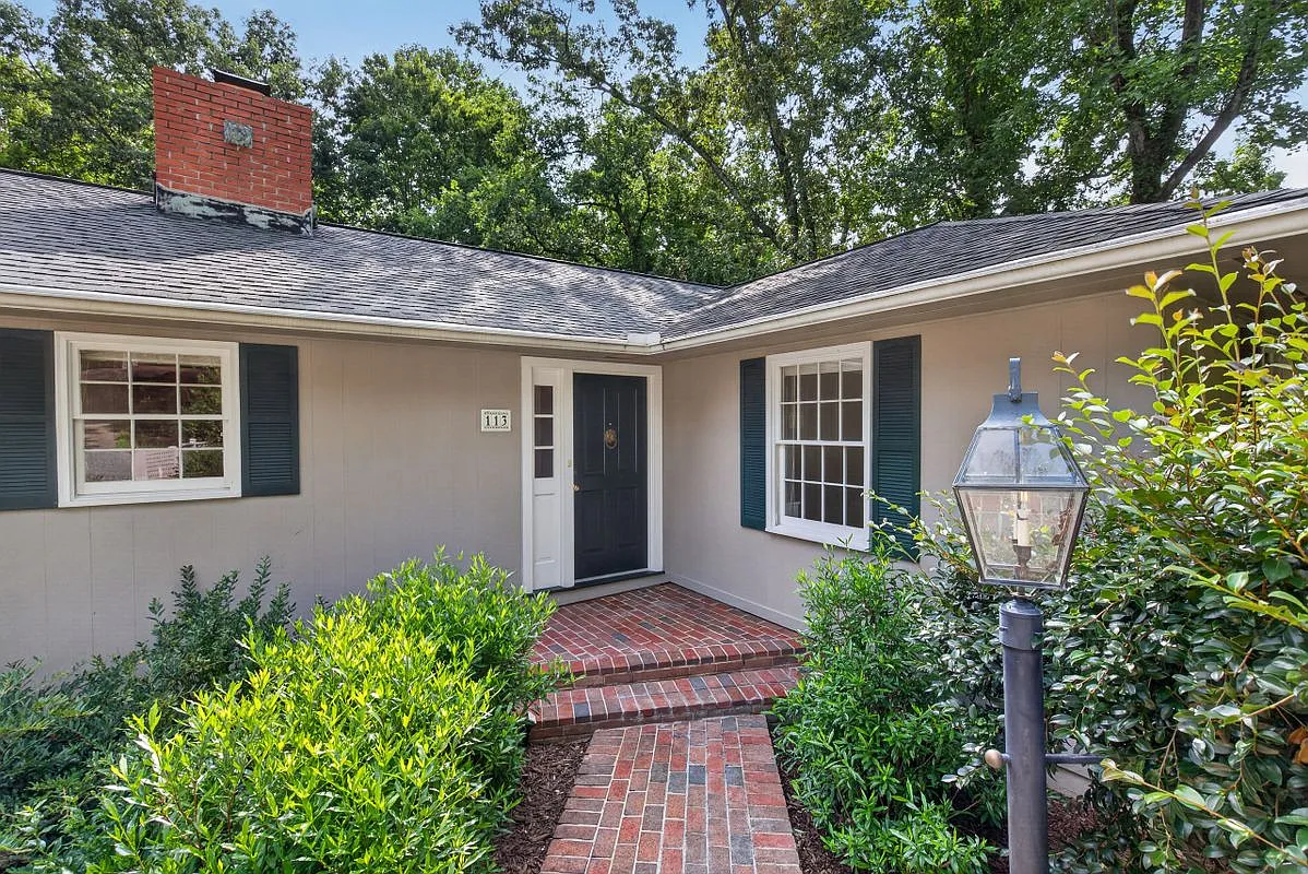 3 bed, 3.0 bath, 2241 sqft, $2,750 — Photo 4