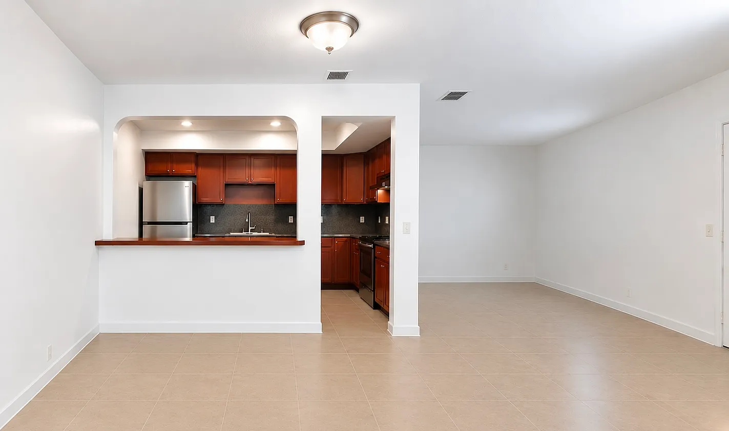 2 bed, $2,050 — Photo 3