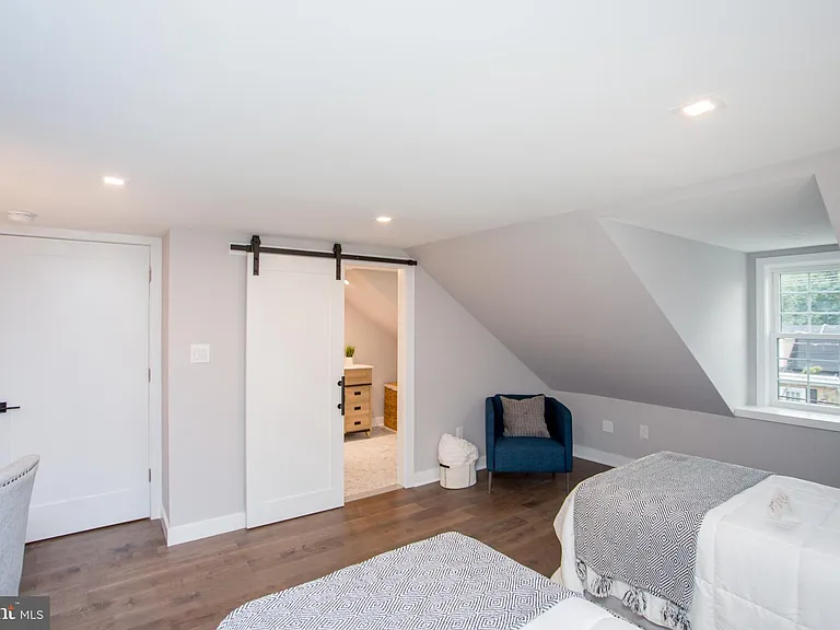 327 Wood St — Photo 63