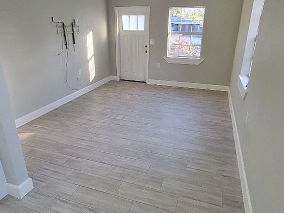 3rd image of 4715 W Wallcraft Ave