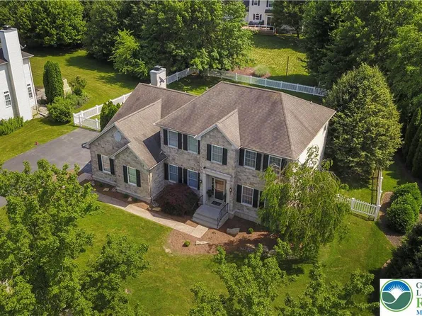 3960 Mountain View Ave, Easton, PA 18045
