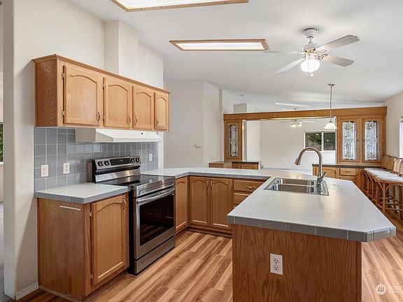 4th image of 22905 32nd Avenue E