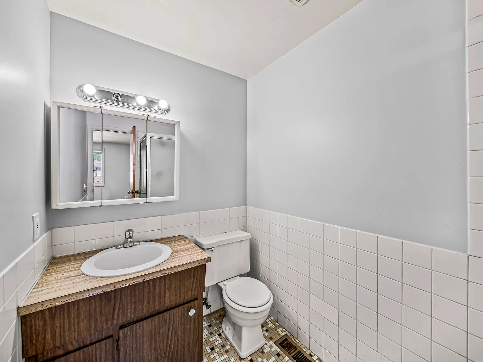 Heatherstone Apartments — Photo 2