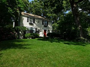 18 Bretton Woods Dr, Cranston, RI 02920