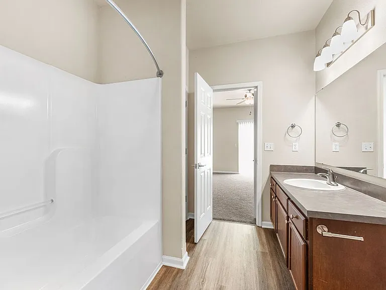 Ironwood Apartments and Townhomes — Photo 99
