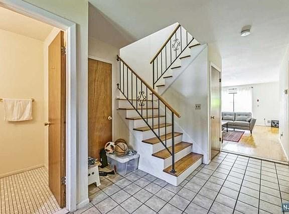 3rd image of 14 Linwood Ave #T007