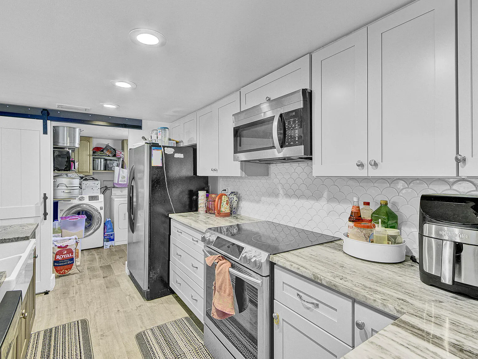 4 bed, 2.5 bath, 1592 sqft, $3,300 — Photo 3
