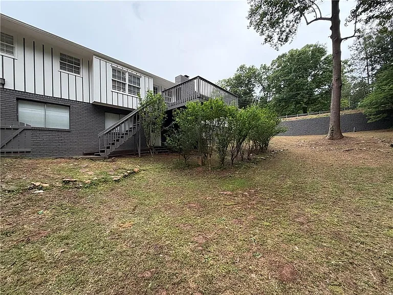 3336 Camelot Dr — Photo 57