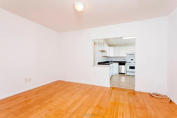 Rented by Town Residential | media 28