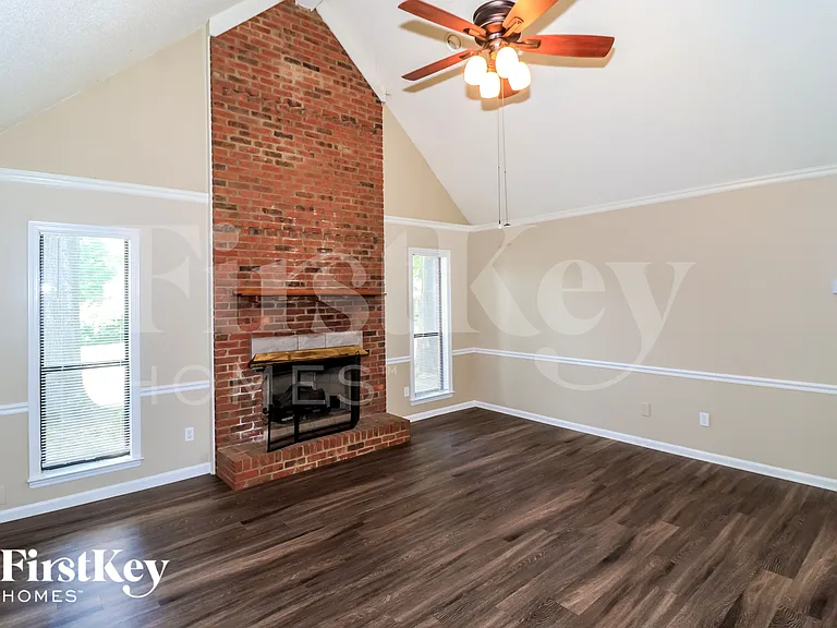 970 Hawkview Dr — Photo 4