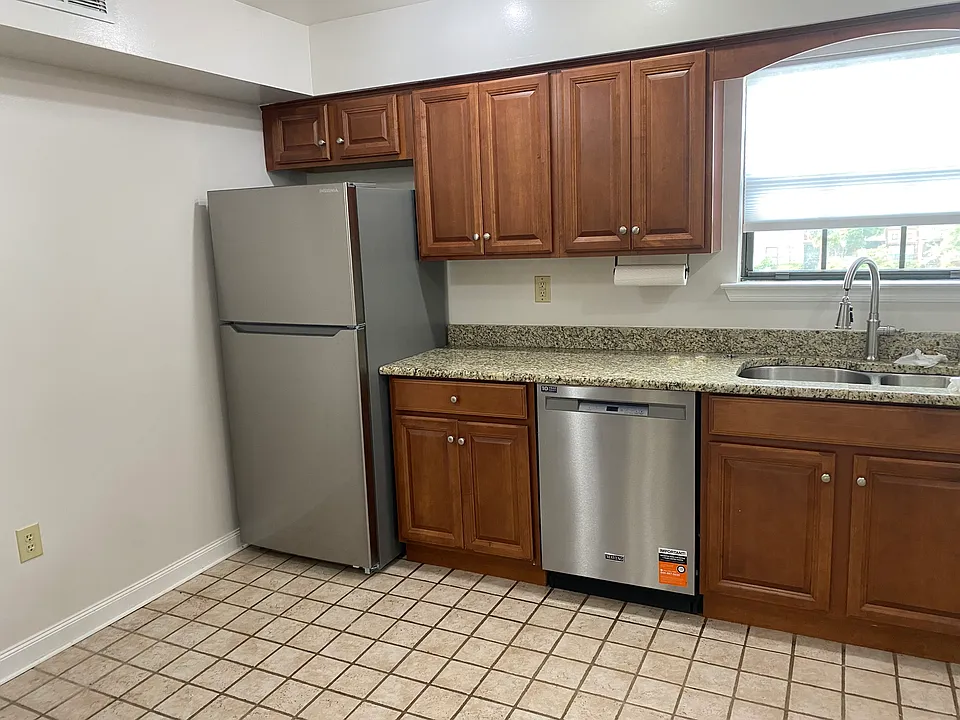 36 Barclay Ct