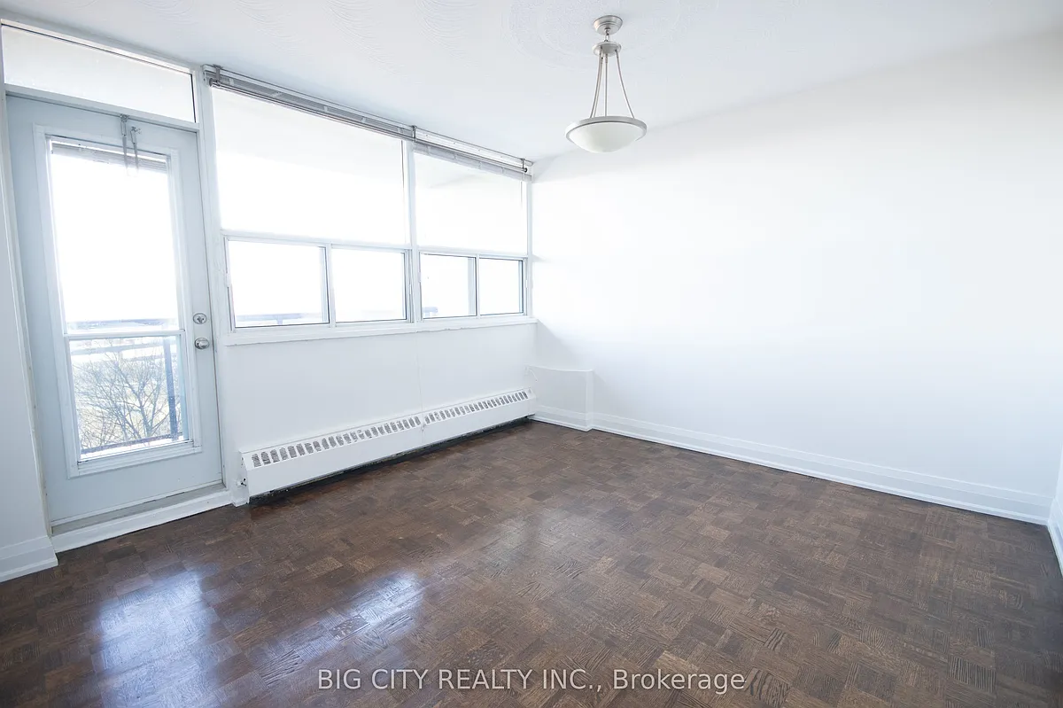 Building Photo - 1000 Broadview Ave #401