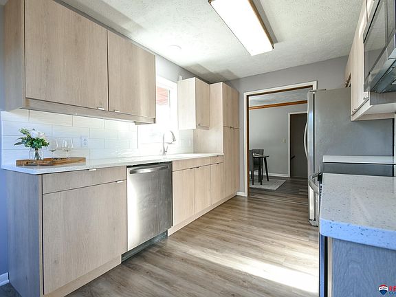 5th image of 5240 S 52nd St