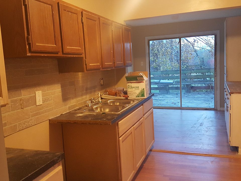 2nd image of 1319 E 83rd Ter