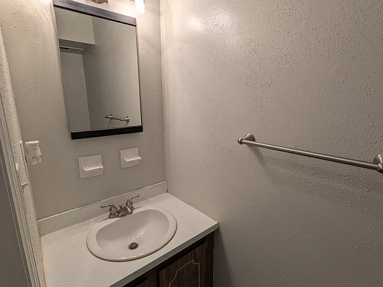 3 Swan Rd — Photo 6